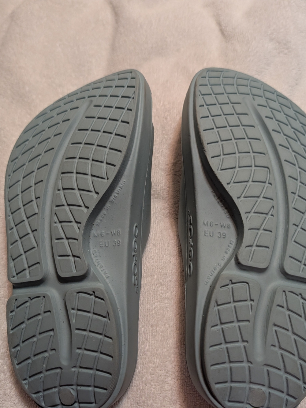 OOFOS Slate Grey Recovery Slide - OOFOS - Picture 3 of 5